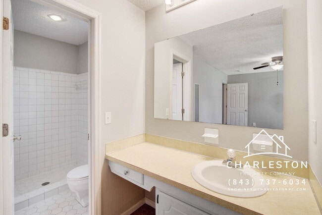 Building Photo - 1860 Piper Dr