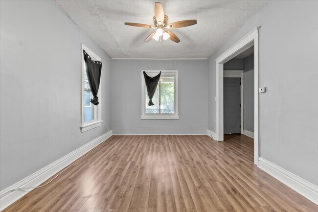 Building Photo - 316 N Hickory St