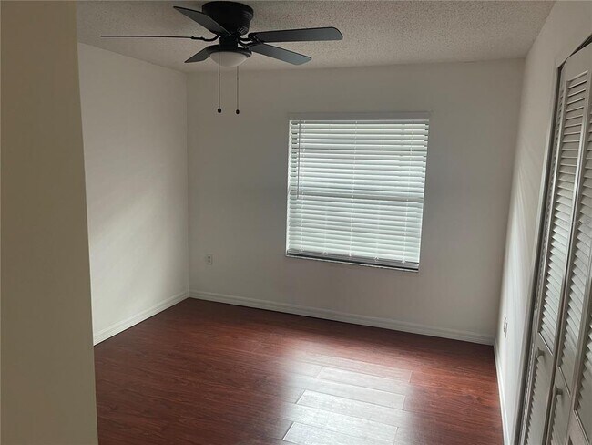 Building Photo - 4352 Sandhurst Dr