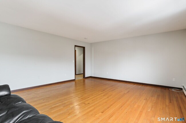 Building Photo - 86 Harbor Dr