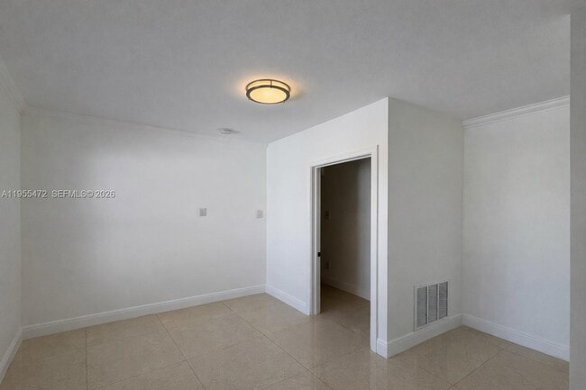 Building Photo - 710 NW 78th Ave