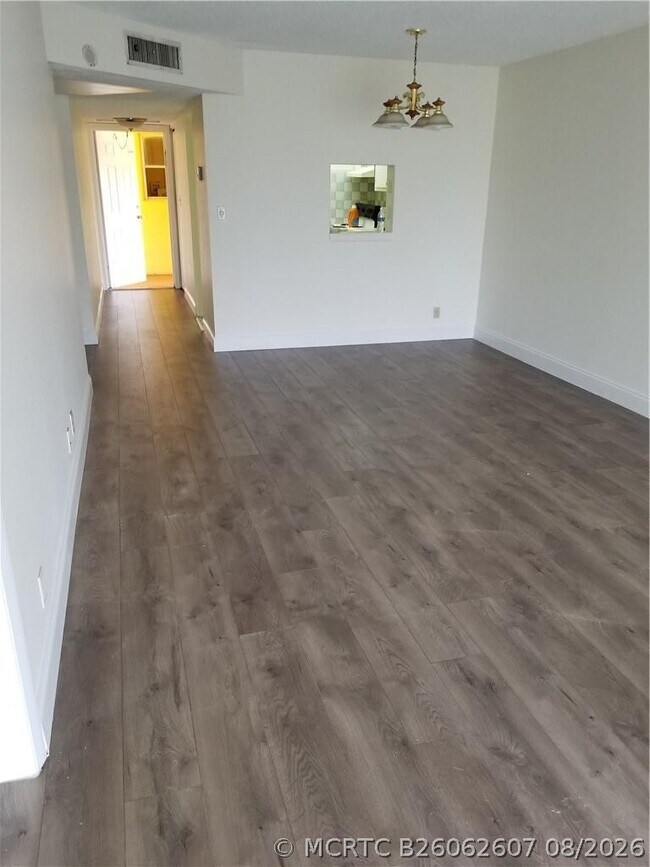 Building Photo - 7900 Fairview Dr