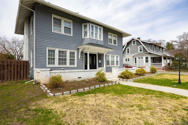 Building Photo - 67 S Grand Ave