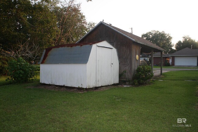 Building Photo - 852 Prospect Ave