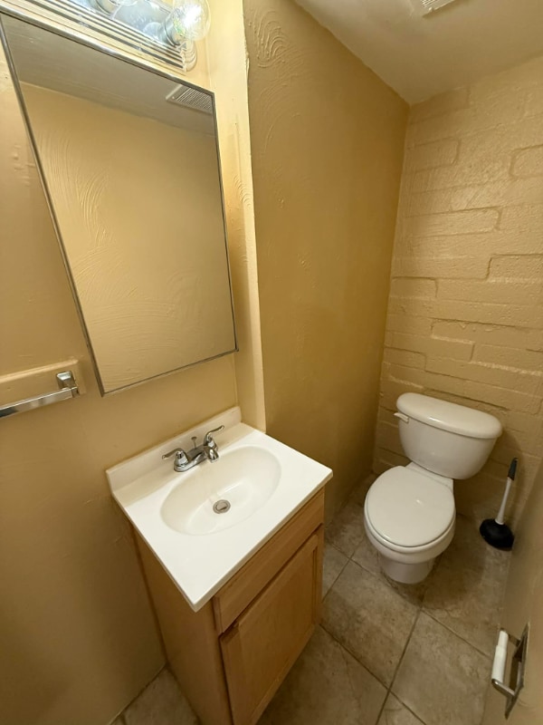 Building Photo - 931 N Euclid Ave