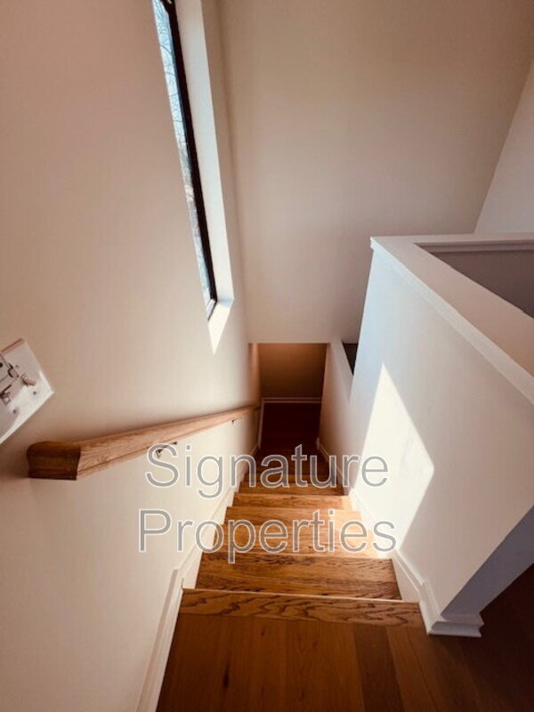 Building Photo - 712 High St