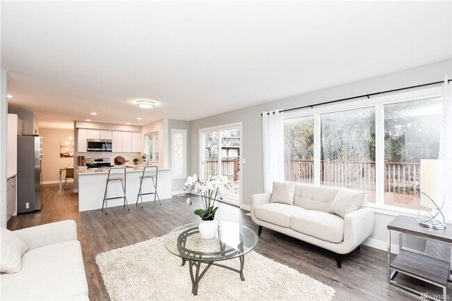 Building Photo - Remodeled Home in Mukilteo!