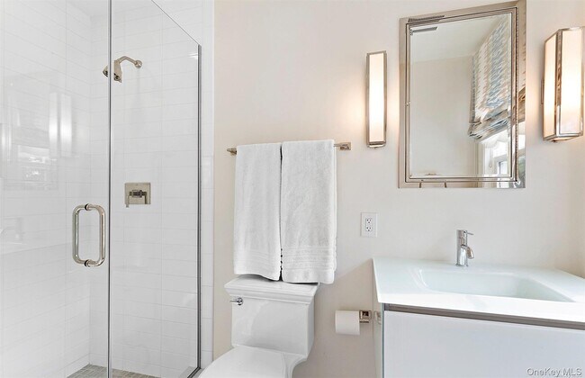 Building Photo - 1 Blueberry Ln