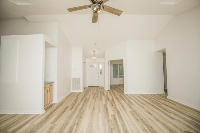 Building Photo - 106 Oohleeno Way
