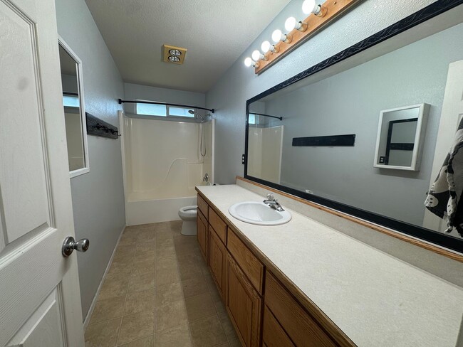 Building Photo - 435 Arvilla Ct