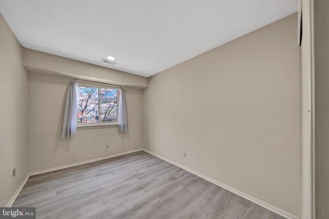 Building Photo - 306B Mulberry Cove