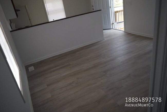 Building Photo - 715 23rd St NW