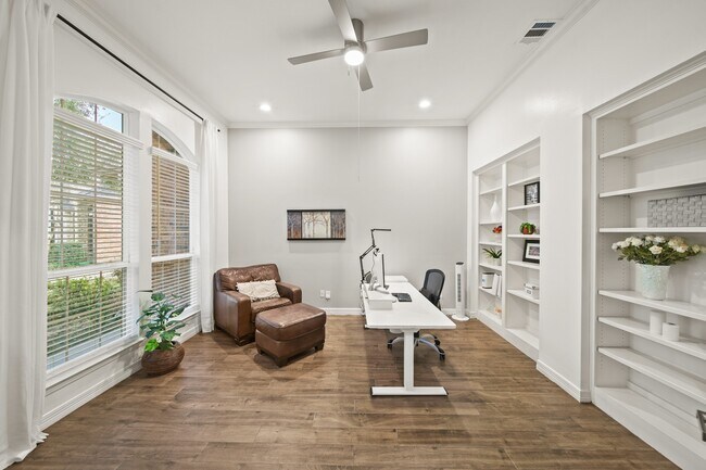 Building Photo - 12210 Pebble Meadows