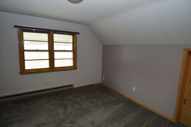 Building Photo - 2327 University Ave