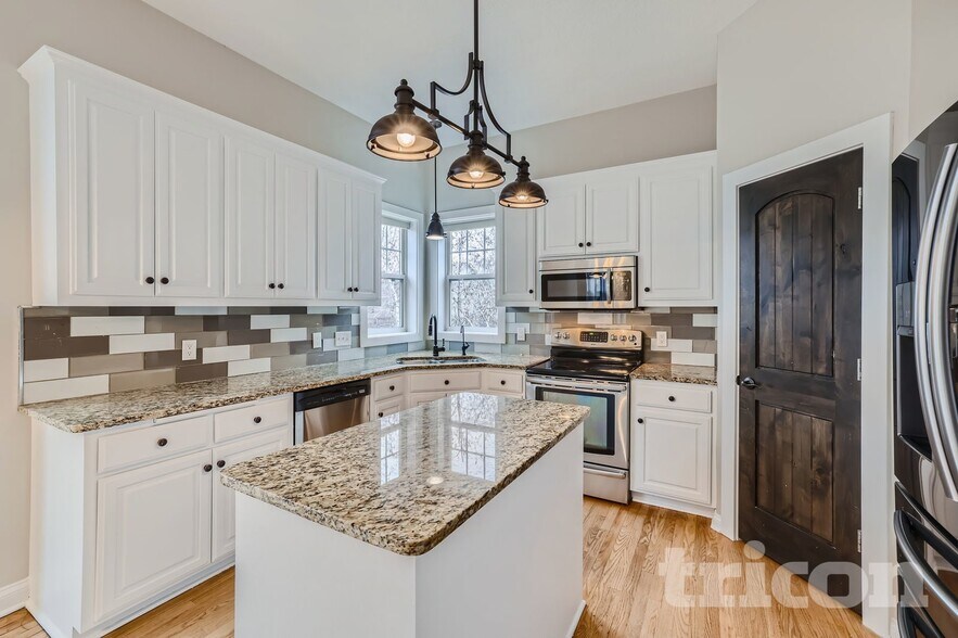 Building Photo - 17475 Glacier Wy