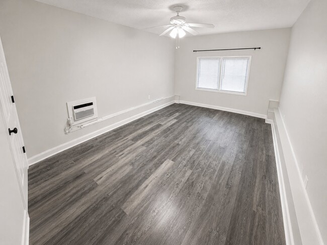 Building Photo - 2418 Samia Dr NW