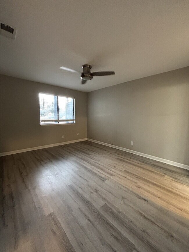 Building Photo - 8483 Yadkin Cir