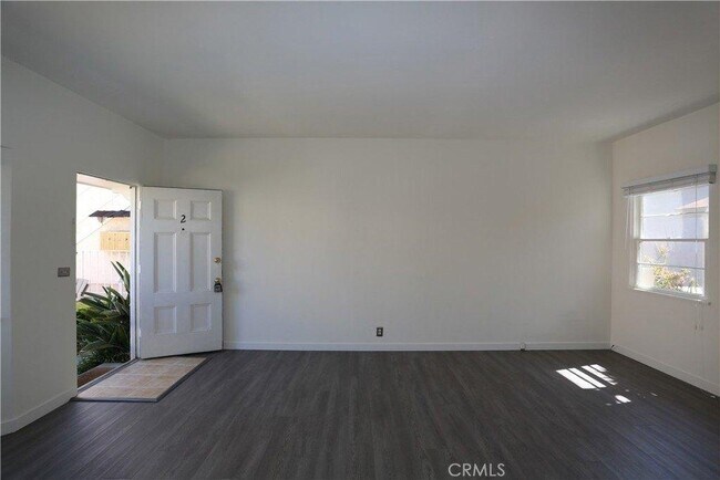 Building Photo - 364 Cliff Dr