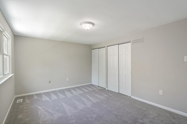 Building Photo - 710 S Washington St