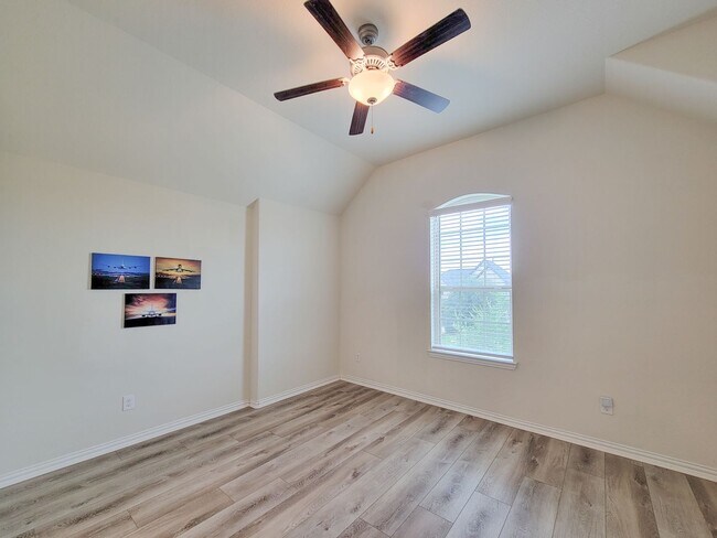 Building Photo - This thoughtfully designed home boasts 4 spacious bedrooms (2 down) and 3.5 baths, providing ampl...