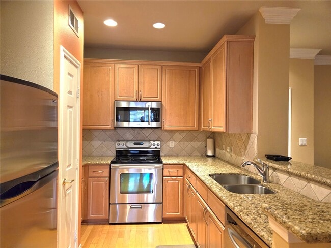 Building Photo - 2400 McCue Rd