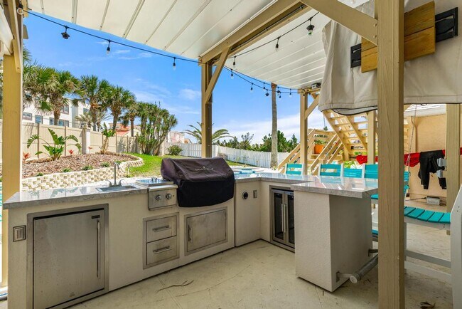 Building Photo - 200 Islamarada Ct