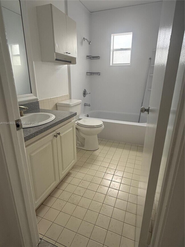 Building Photo - 460 Eldron Dr