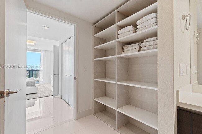 Building Photo - 300 Sunny Isles Blvd