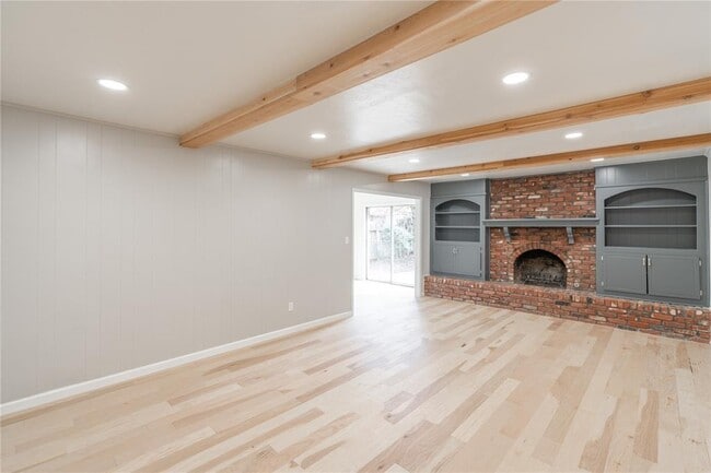 Building Photo - 5124 NW 19th Terrace