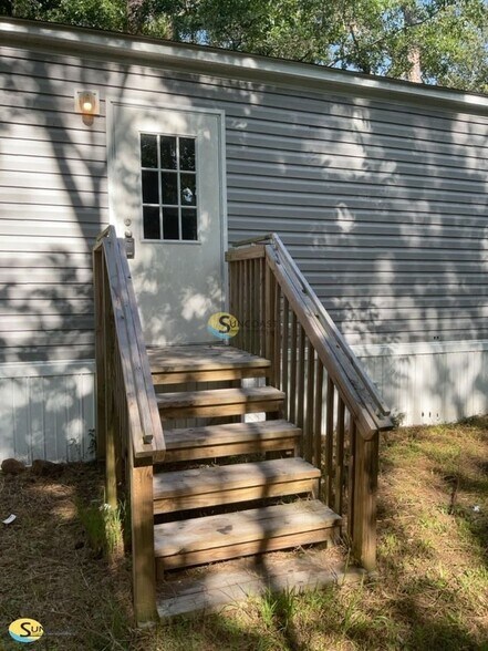 Building Photo - 5870 Patterson Ave