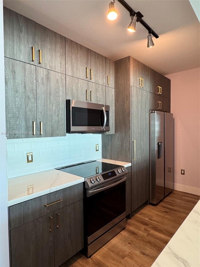 Building Photo - 951 Brickell Ave