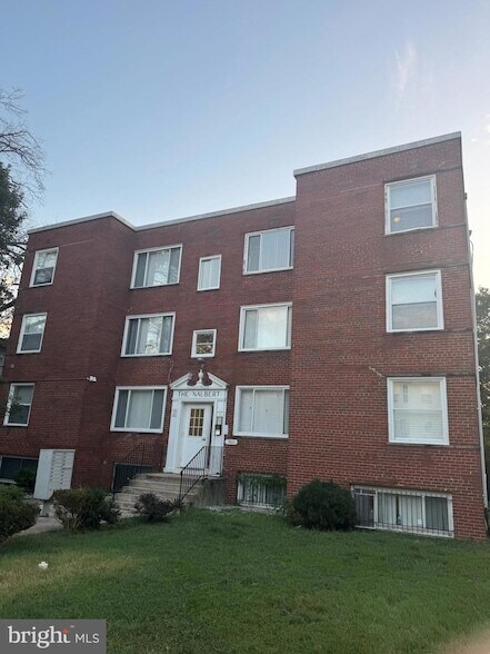 Building Photo - 3865 Halley Terrace SE
