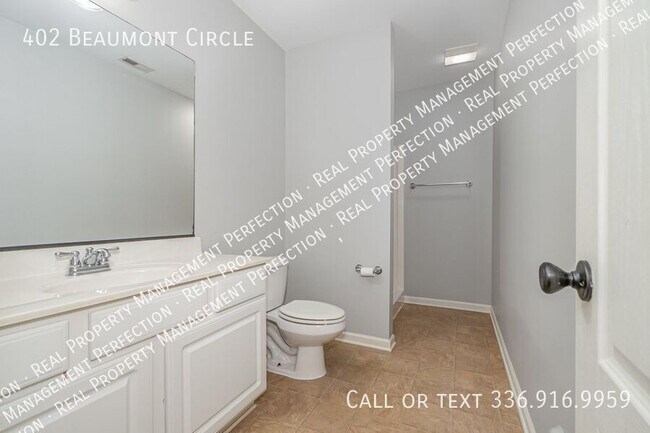 Building Photo - 402 Beaumont Cir