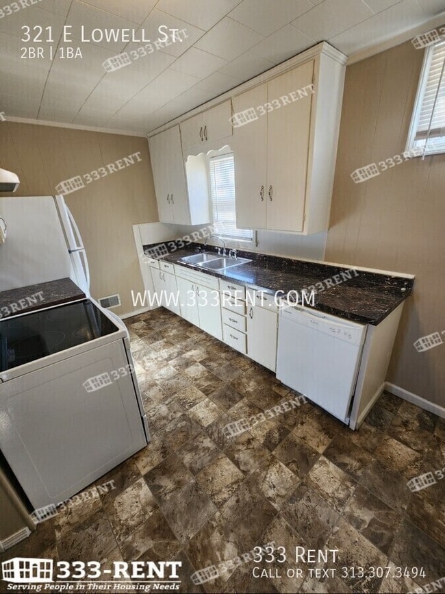 Building Photo - 321 E Lowell St