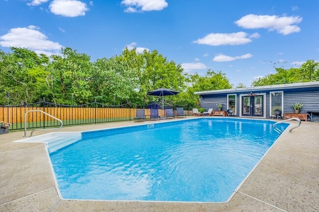 Building Photo - 562 Neelys Bend Rd