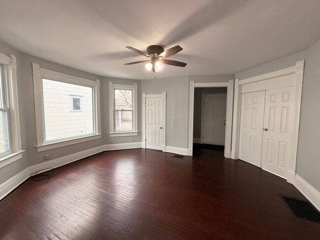 Building Photo - Modern Spacious 2+ Bedroom Lower Unit