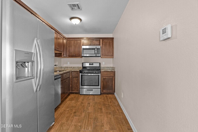 Building Photo - 8804 Eclipse St
