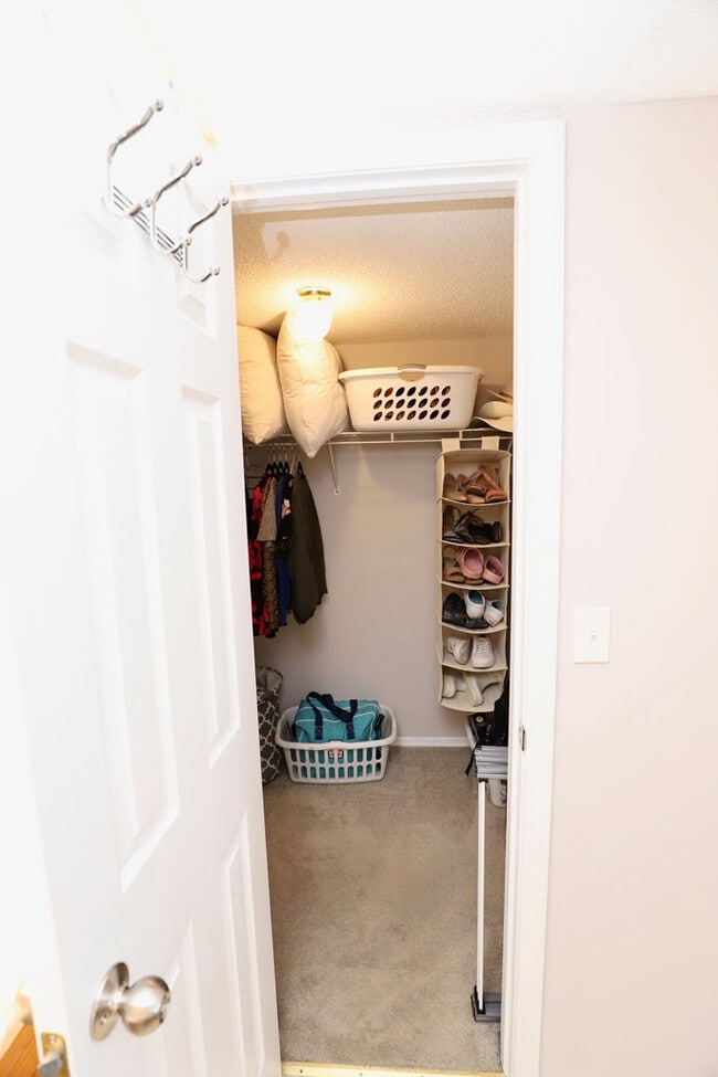 Building Photo - 1910 Lybrand St