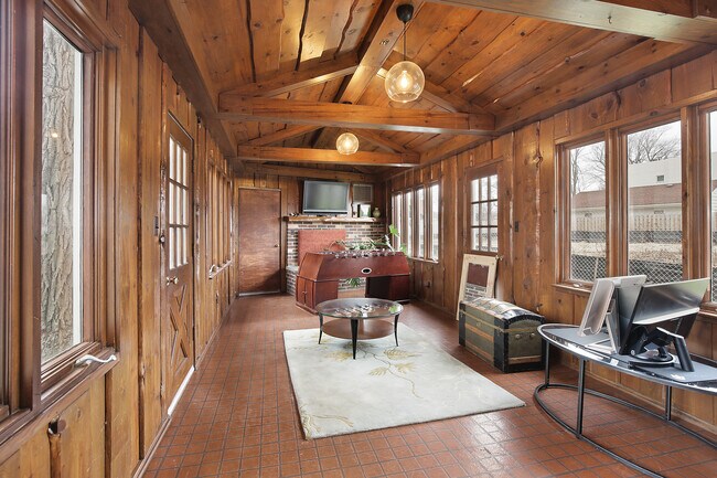 Building Photo - 1804 Chapel Ct