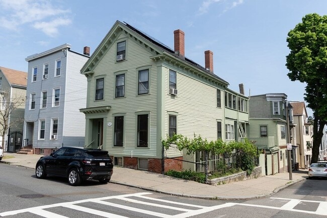 Building Photo - 77 Princeton St