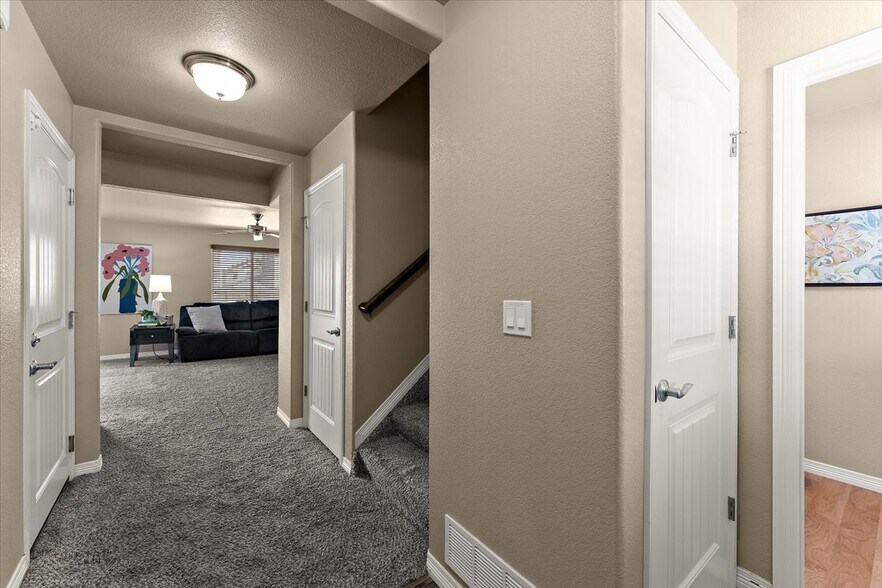 Building Photo - 6137 Popper Dr