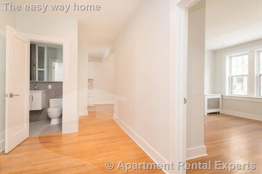 Building Photo - 17 A Forest St