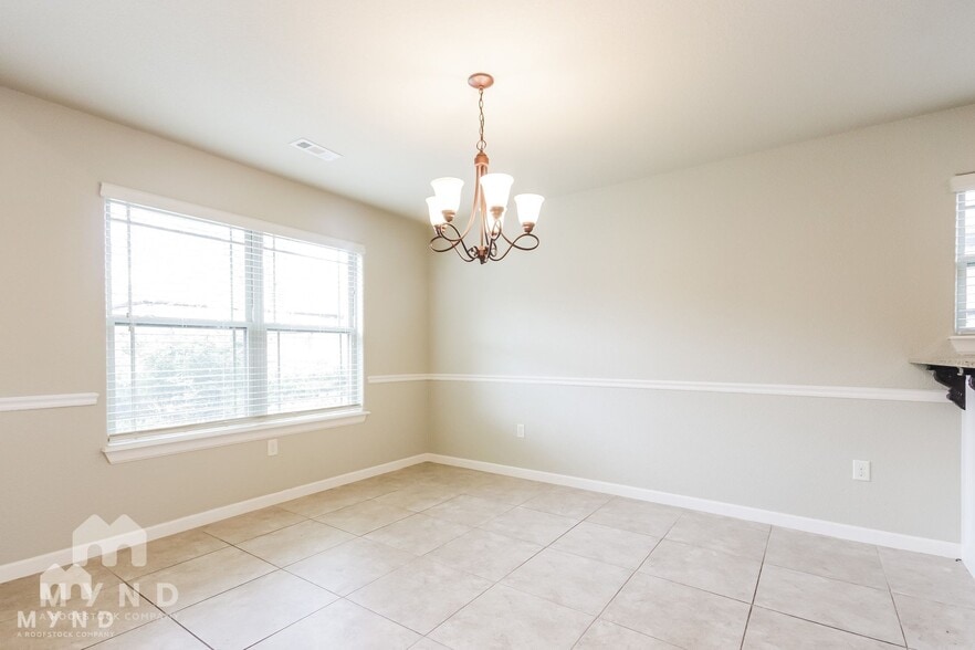 Building Photo - 421 Carlson St