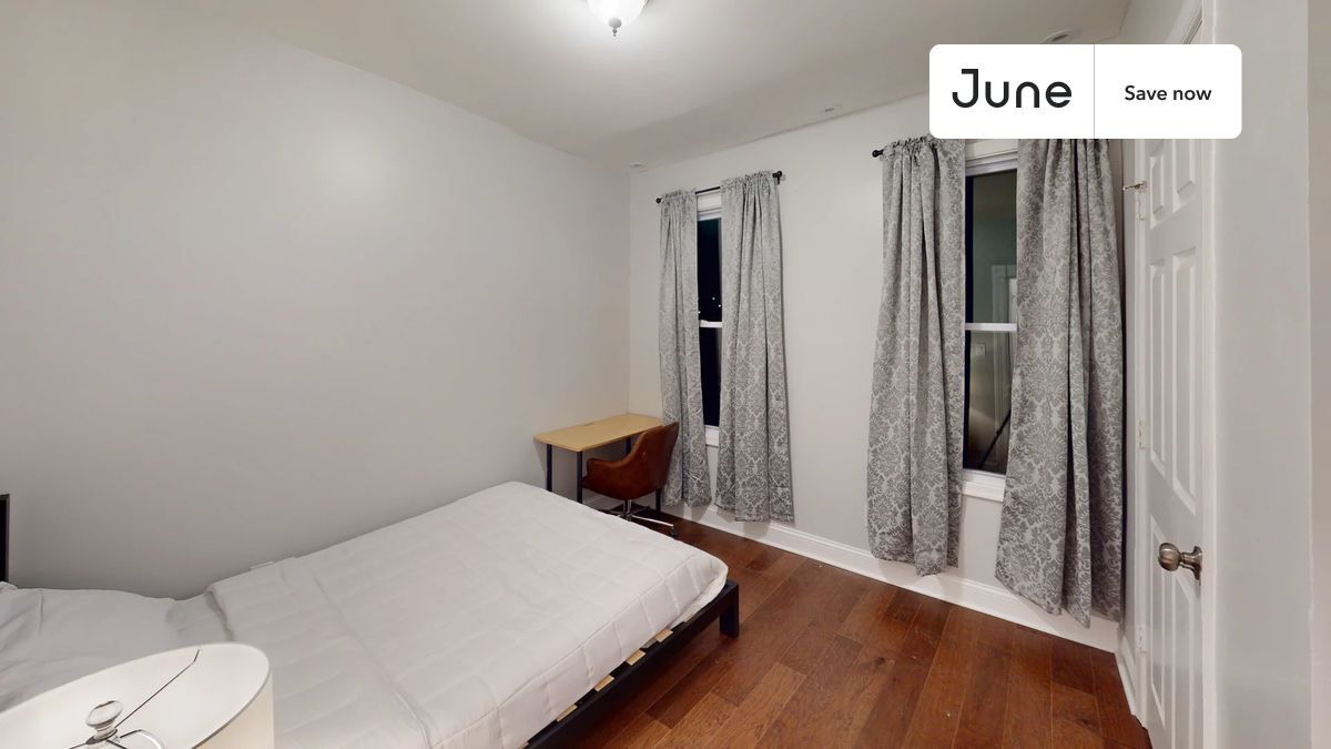 Building Photo - 2124 13th St SE