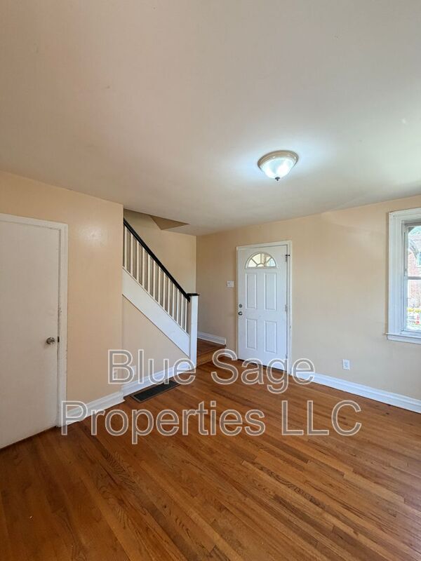 Building Photo - 601 Littlecroft Rd