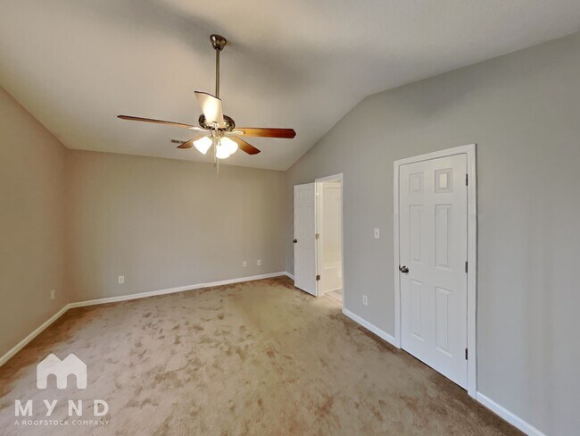 Building Photo - 2443 Hawk Ridge Dr