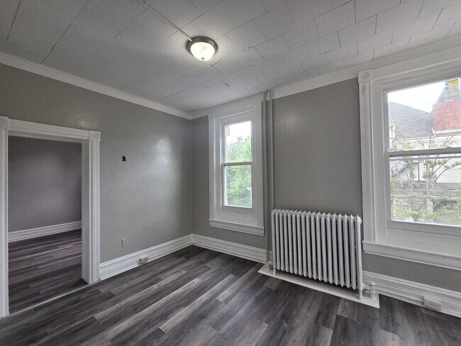Building Photo - 1048 Walnut St