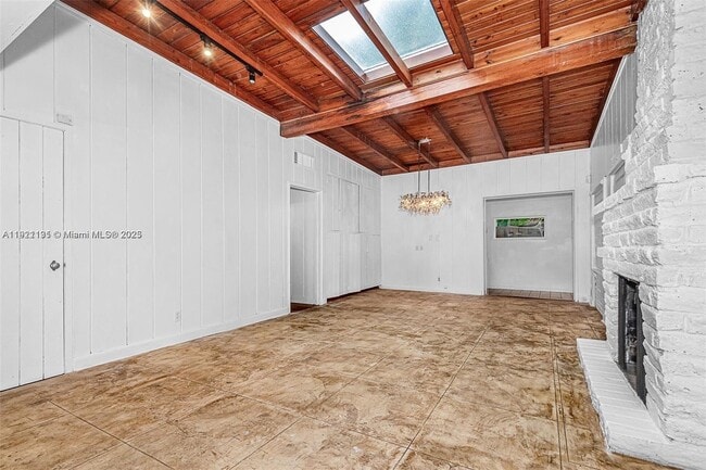 Building Photo - 3656 Avocado Ave