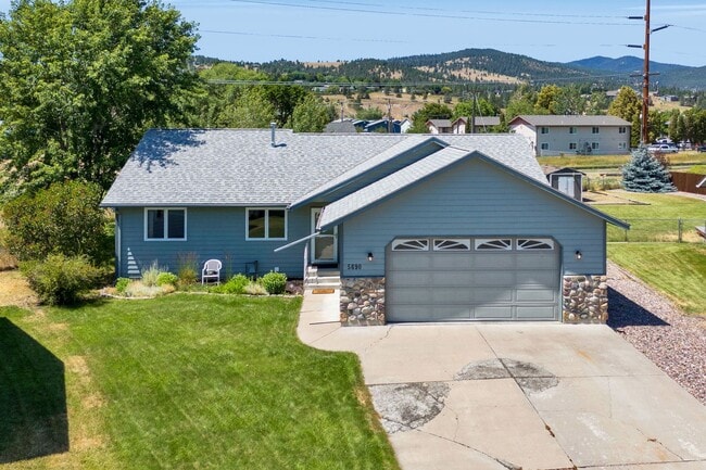 Building Photo - Single Family Home in LOLO, 4 bed / 3 bath...