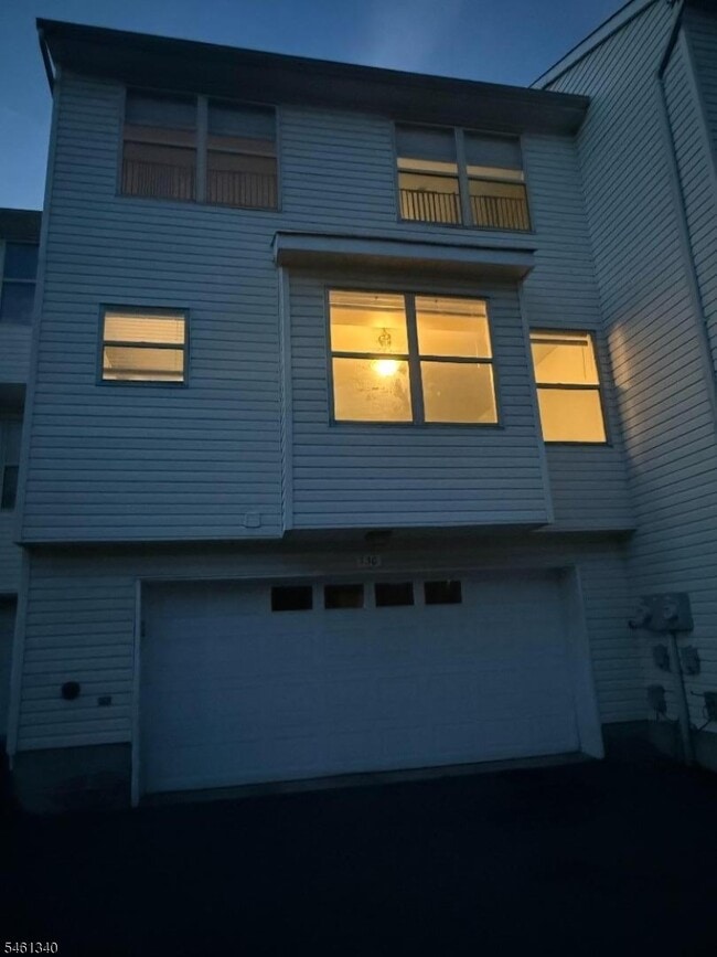 Building Photo - 730 Harbortown Blvd